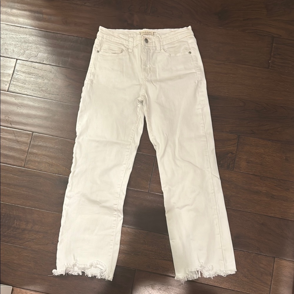Harper White Cropped Jeans with Frayed Hem